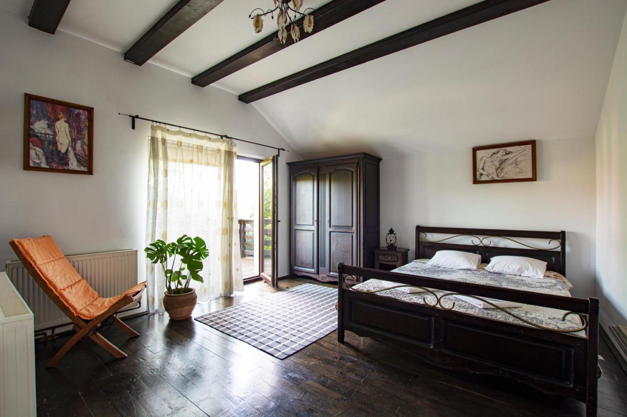 Pension Andra'S House Хорезу Екстер'єр фото