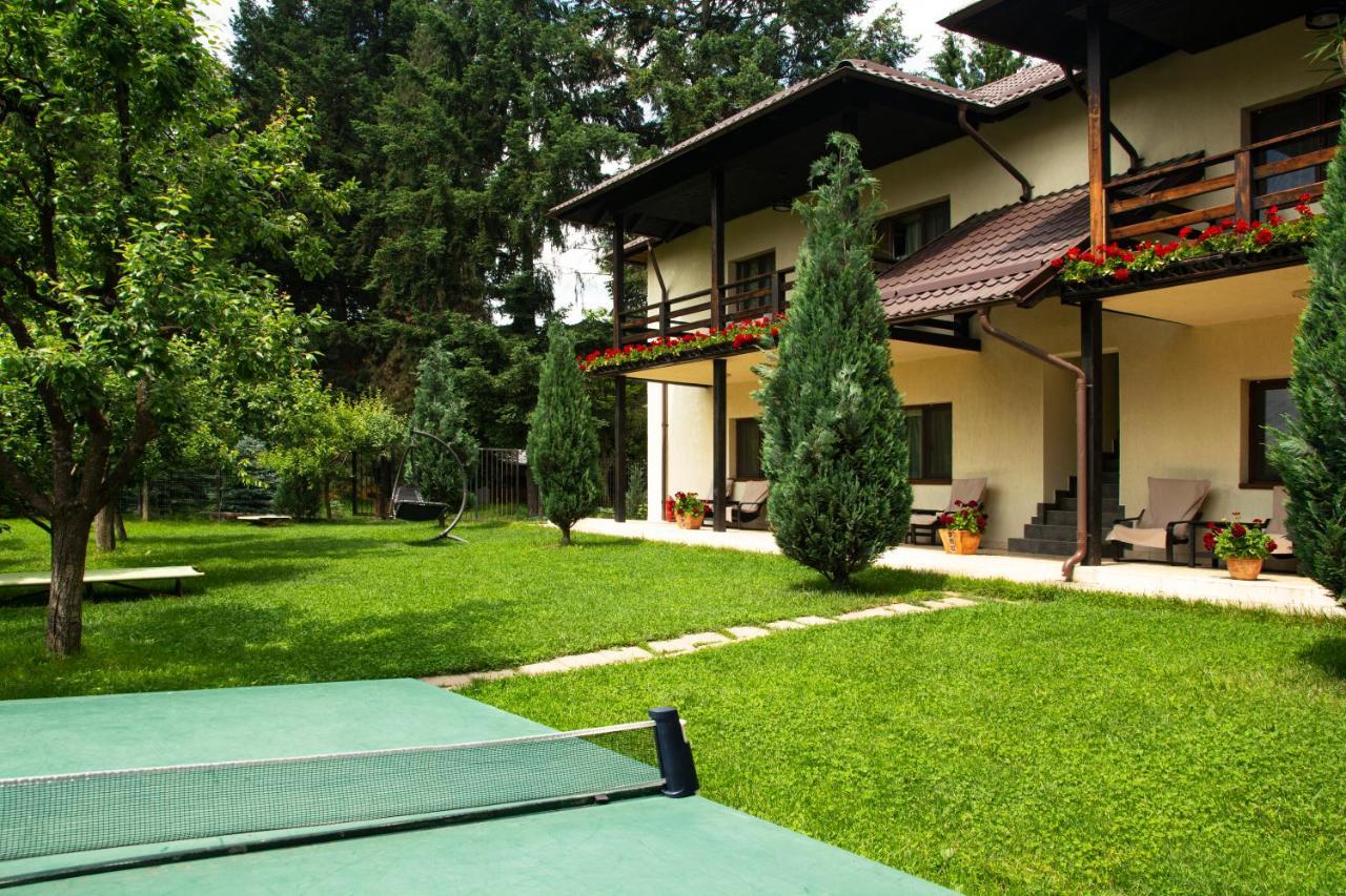 Pension Andra'S House Хорезу Екстер'єр фото
