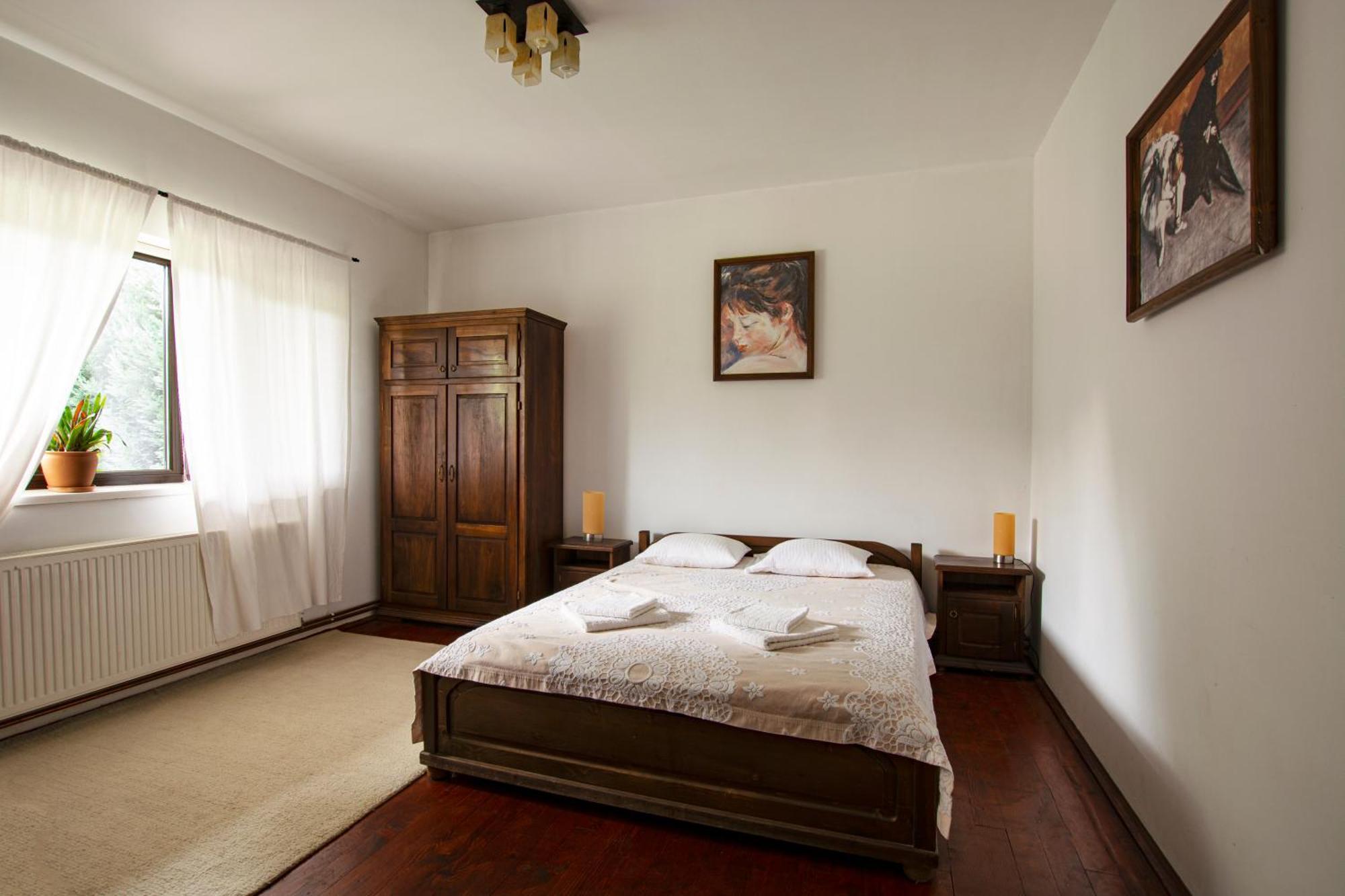 Pension Andra'S House Хорезу Екстер'єр фото