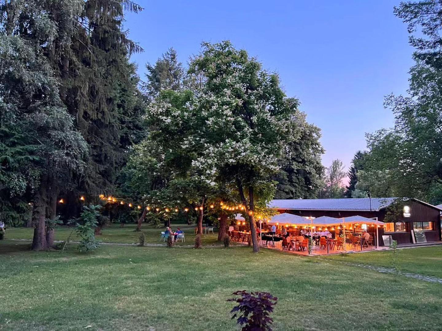 Pension Andra'S House Хорезу Екстер'єр фото